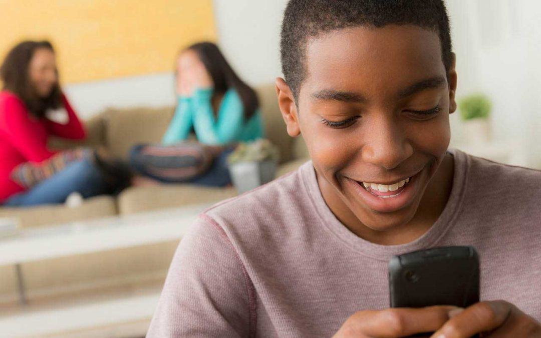 5 Ways Social Media Affects Teen Mental Health